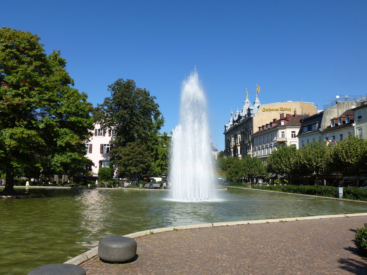 Baden-Baden, der Augustaplatz mit der groen Fontne, Sept.2015