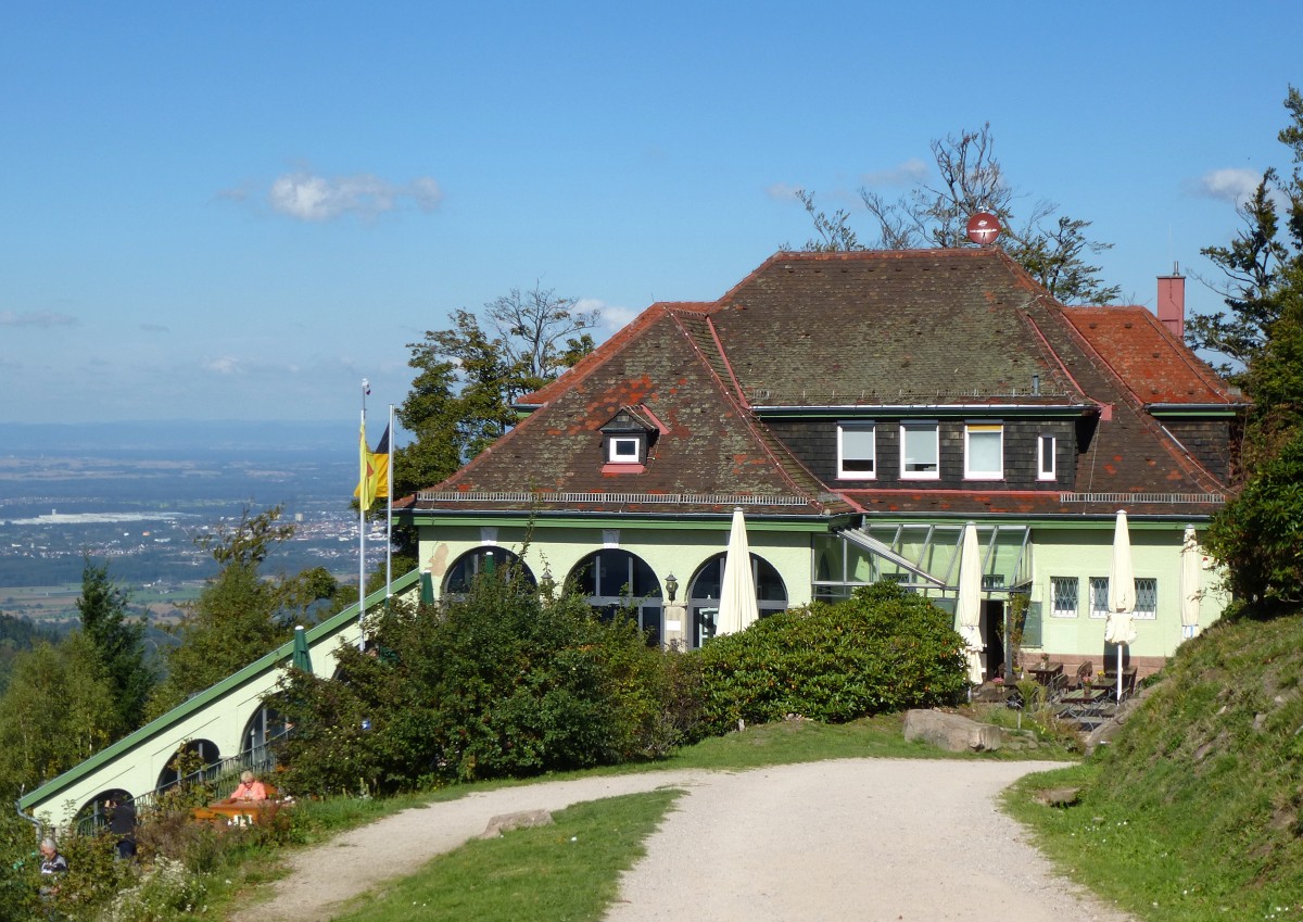 Baden-Baden, Bergstation der Standseilbahnbahn und Restaurant auf dem 668m hohen Merkur, Sept.2015