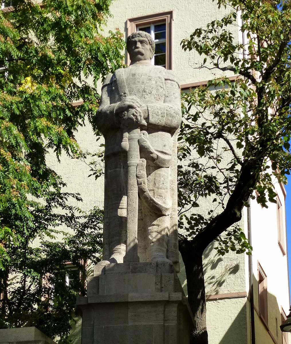 Baden-Baden, Denkmal fr Frst Otto von Bismarck, 1915 aufgestellt nahe dem Rathaus, Sept.2015