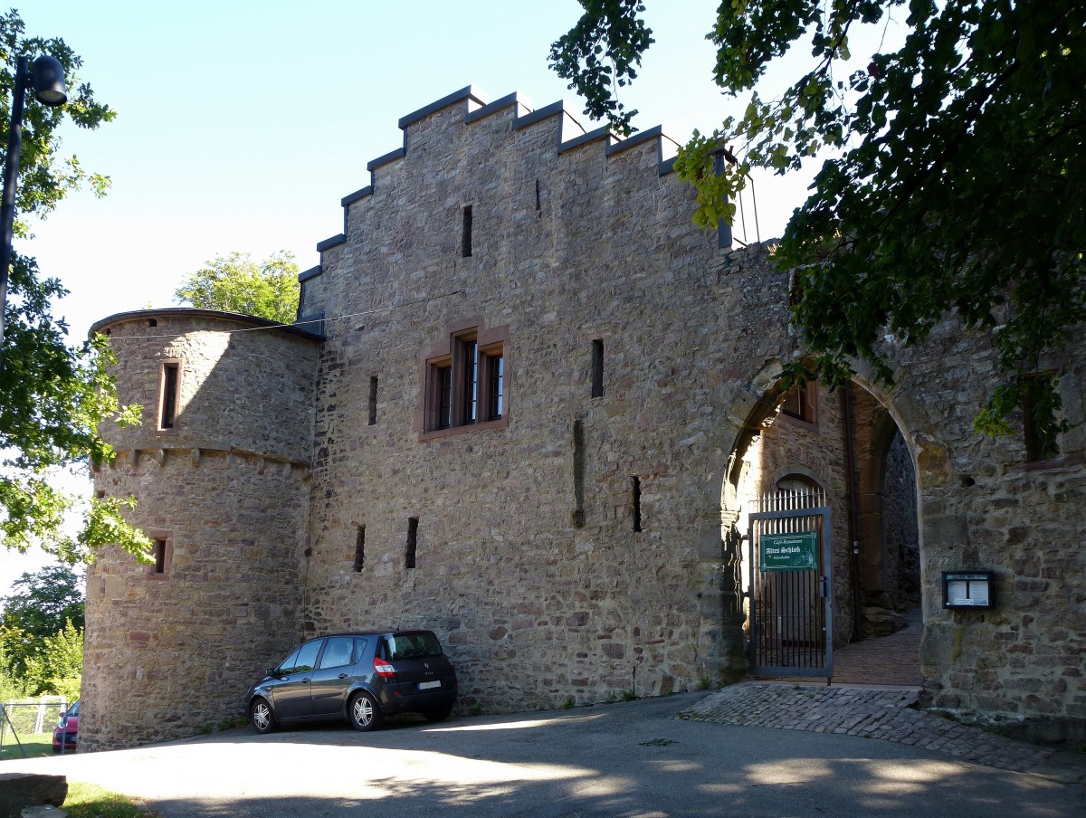 Baden-Baden, Haupteingang zum Alten Schlo und zum Hotel, Aug.2015