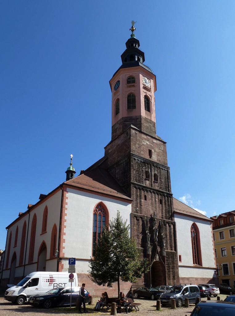 Baden-Baden, die Stiftskirche am Florentinerberg hoch ber der Stadt, ist die Grablege der Markgrafen von Baden, das heutige Aussehen geht zurck auf eine Regotisierung von 1867, Sept.2015