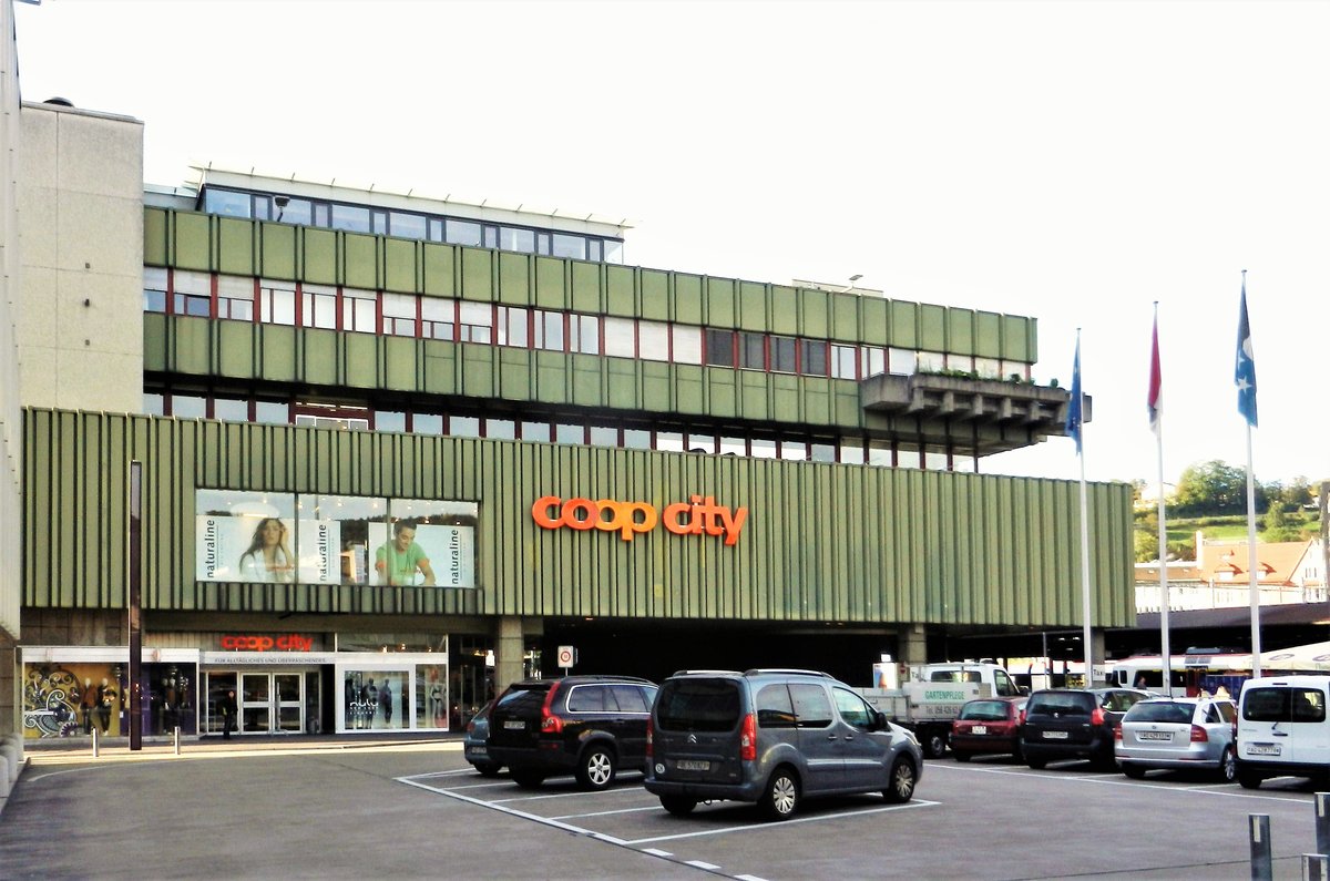 Baden, ehemaliges Warenhaus EPA eröffnet am 26. Oktober 1972. Coop City seit dem 10. April 2003. Vom Bahnhofplatz aus fotografiert am 25.09.2012