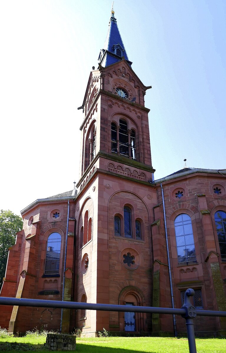 Badenweiler, die evangelische Pauluskirche, 1893-98 im neoromanischen Stil erbaut, Sept.2021