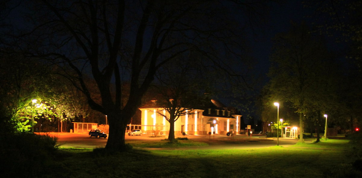 Bahnhof von Lbbecke  am 23.4.2017  in den Frhen Abendstunden