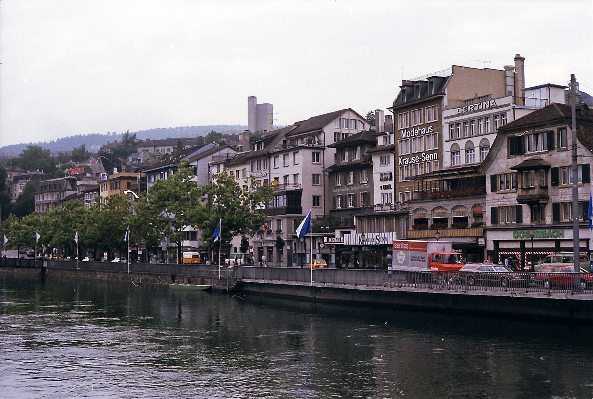 Bahnhofquai in Zürich. Aufnahme: Juli 1984 (digitalisiertes Negativfoto).