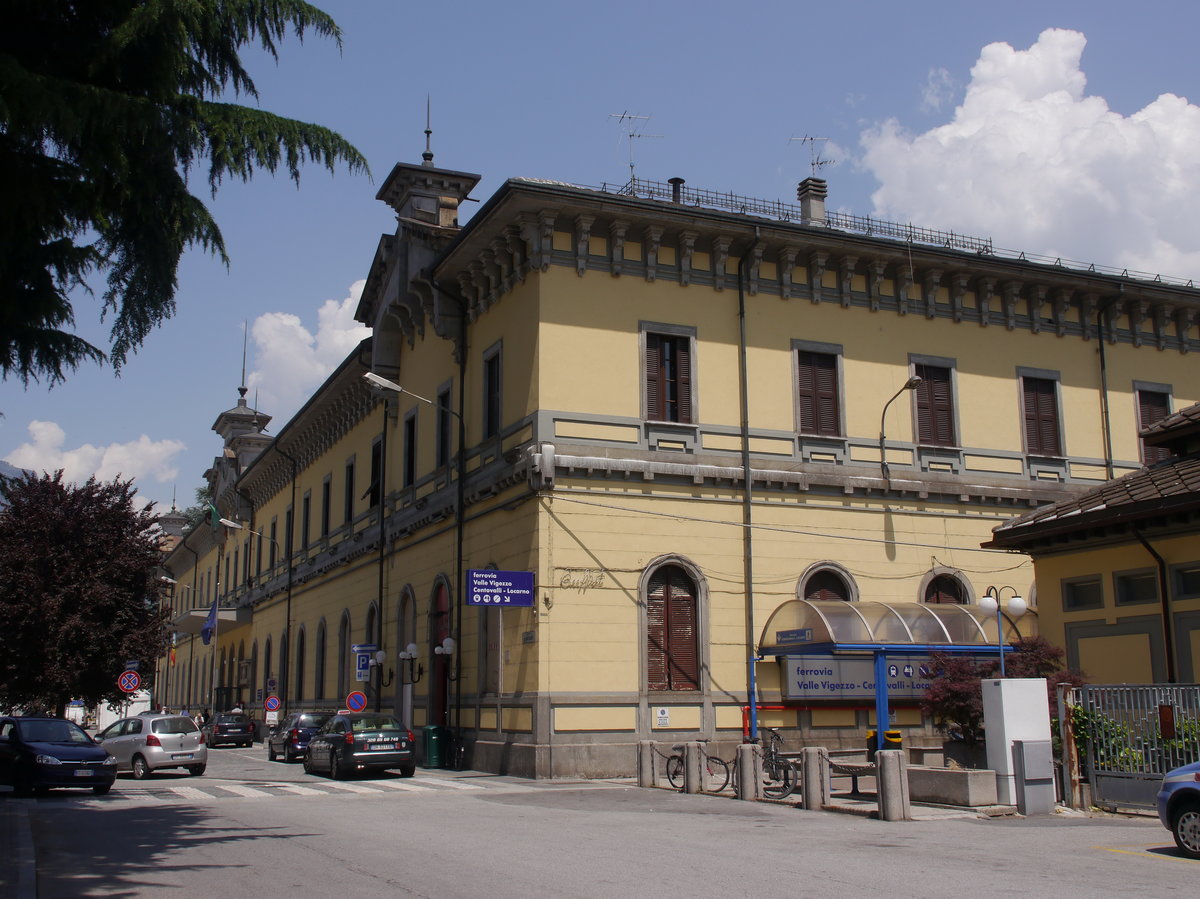Bahnhofsgebäude; Domodossola, 10.06.2014 Staedtefotos.de