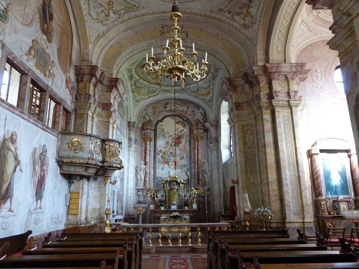 Balatonkeresztur, barocker Innenraum der Pfarrkirche Hl. Kreuz (29.08.2018)