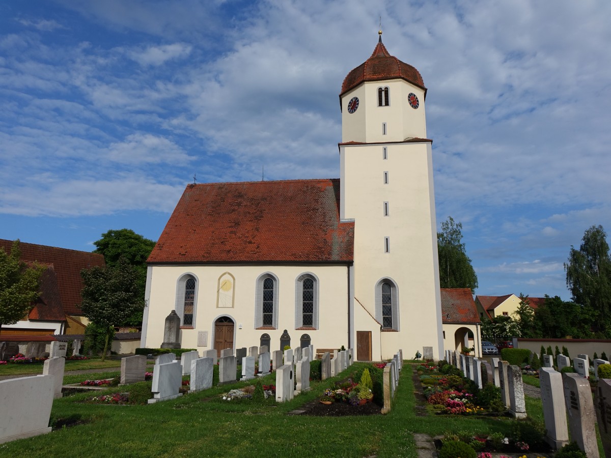 Balgheim, Ev. St. gidius Kirche, Chorturmkirche, erbaut 1613, Turmunterbau 14. Jahrhundert (07.06.2015)