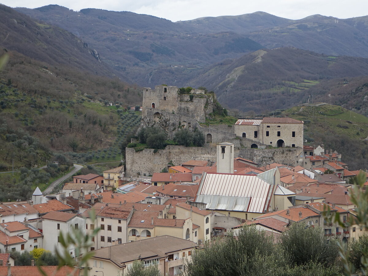 Balvano, Ausblick auf die Altstadt mit Castello (27.02.2023)