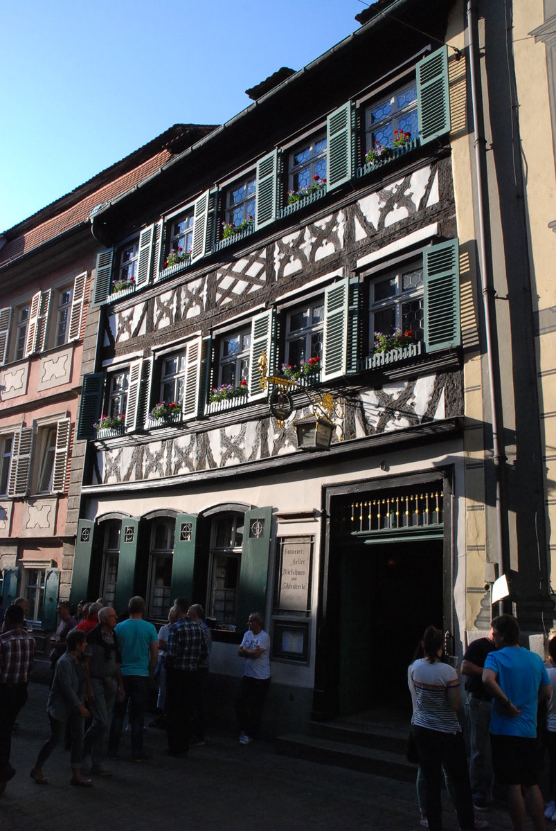 Bamberg, Dominikanerstrae. Historisches Wirtshaus  Zum Schlenkerla  - 05.05.2018