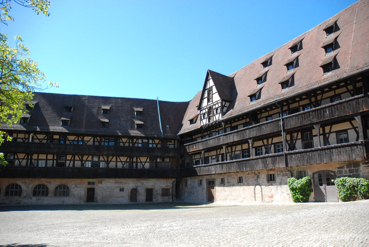 Bamberg, Innenhof der Alten Hofhaltung (Wohn- und Wirtschaftsgebude der bischflichen Hofhaltung aus dem 15. Jhd.) - 06.05.2018