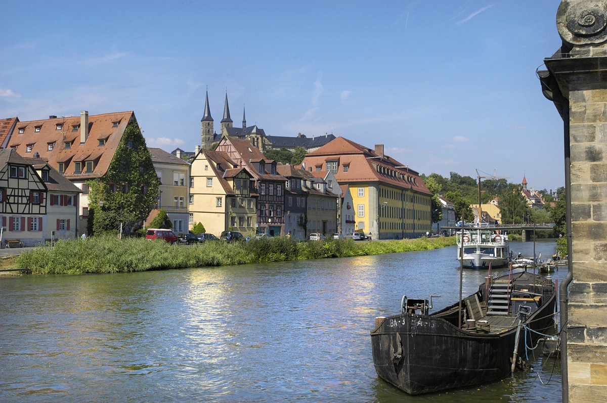 Bamberg und die Regnitz von den Kranen aus gesehen. Aufnahme: Juli 2008.