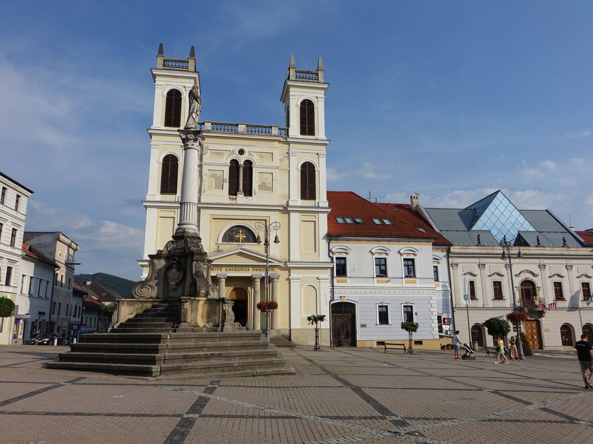Banska Bystrica / Neusohl, Jesuitenkirche des Hl. Franz Xaver am Namesti SNP, erbaut von 1695 bis 1715 (07.08.2020)