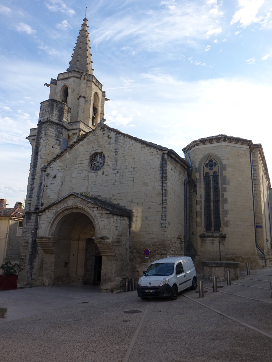 Barbentane, Kirche Notre-Dame, erbaut im 12. Jahrhundert, Kirchturm von 1486 (25.09.2017)