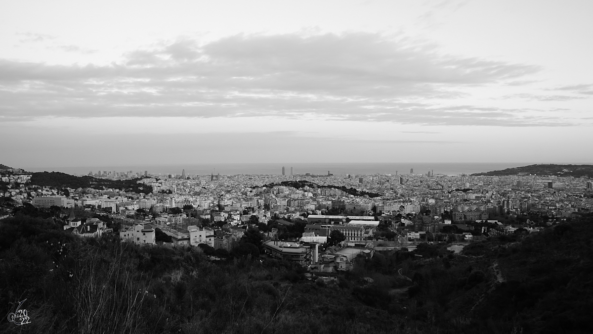 Barcelona, so gesehen Ende Februar 2013 von einem der beiden Hausberge der katalanischen Hauptstadt, dem etwa 520 Meter hohen Tibidabo.