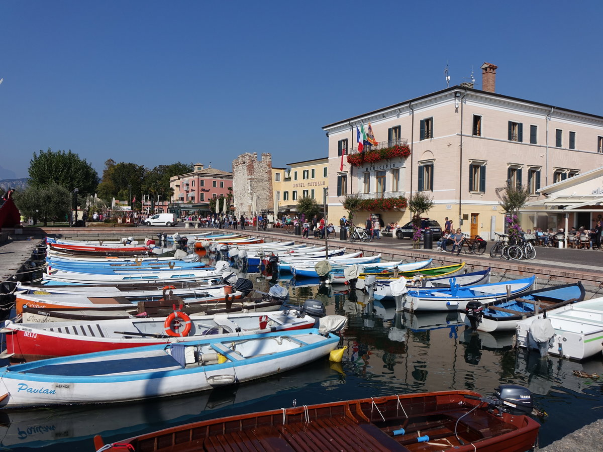 Bardolino, am Hafen an der Lungolago Francesco Lenotti (07.10.2016)