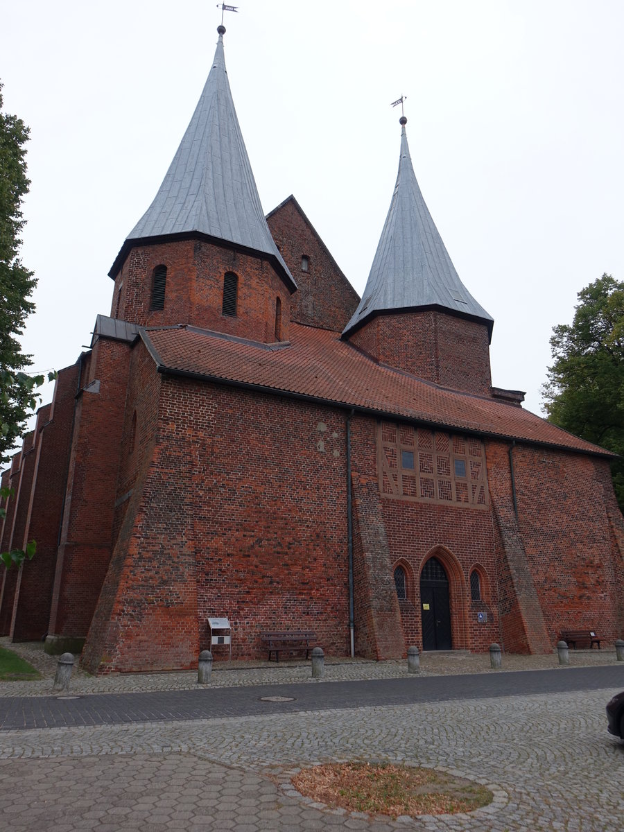 Bardowick, Dom St. Peter und Paul, erbaut von 1389 bis 1485, gotische dreischiffige Hallenkirche (26.09.2020)