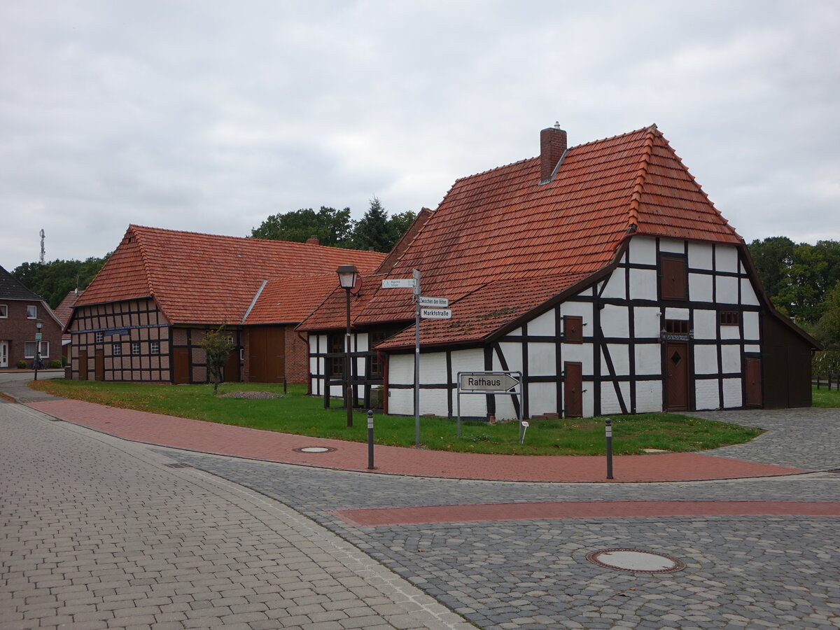 Barenburg, historische Fachwerkhuser in der Strae Im Flecken (07.10.2021)