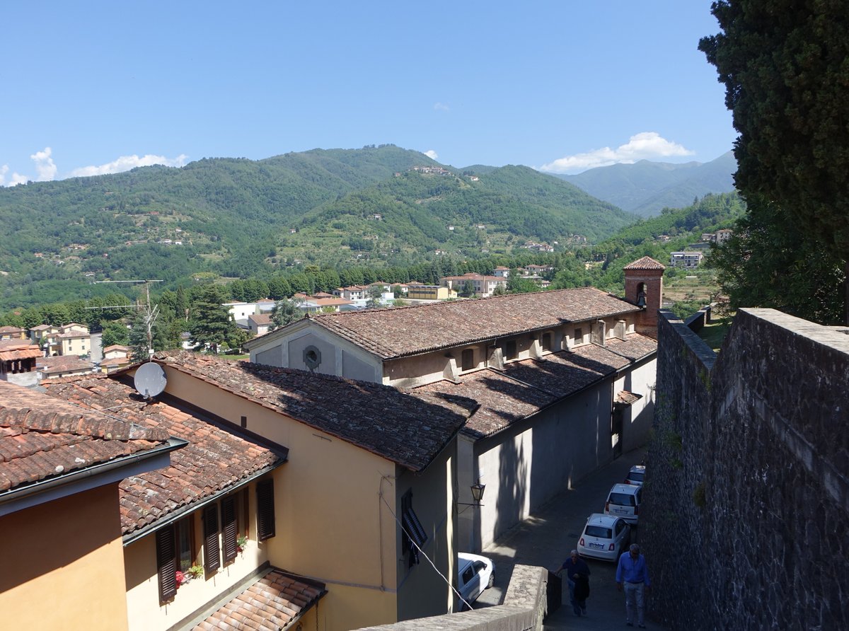 Barga, Pfarrkirche Sant Crocifisso, erbaut im 12. Jahrhundert (16.06.2019)