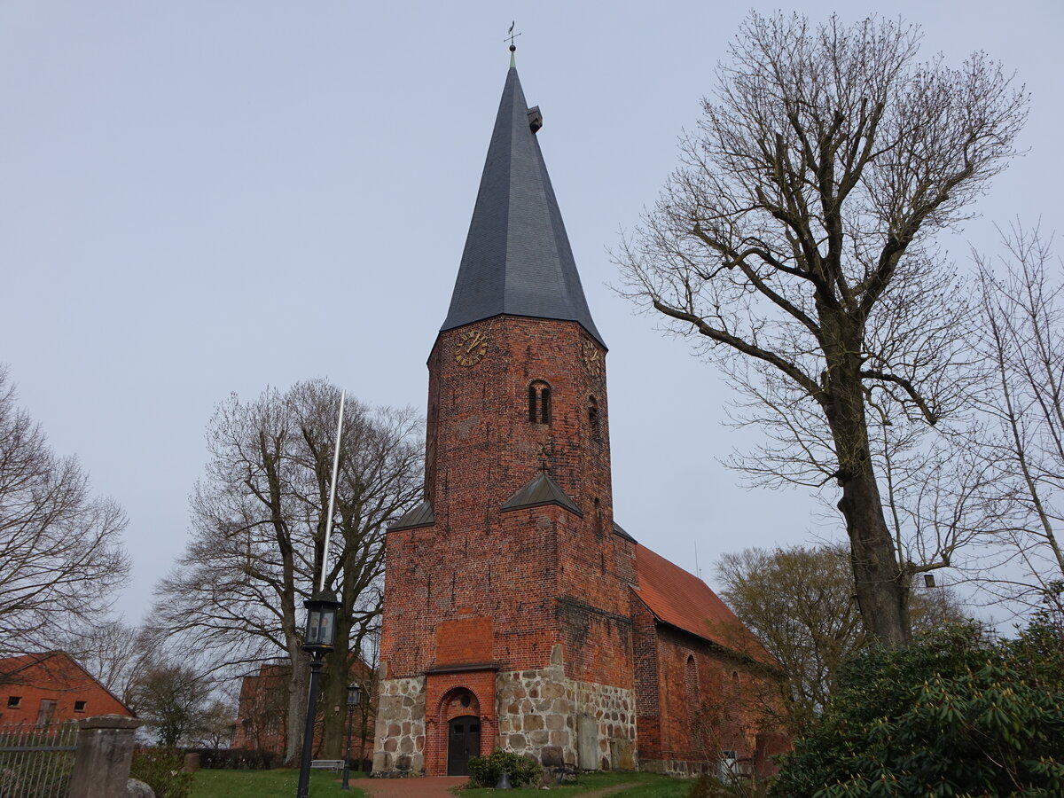 Barnstorf, evangelische St. Veit Kirche, sp�tromanische Saalkirche, erbaut ab 1264 (23.03.2026)