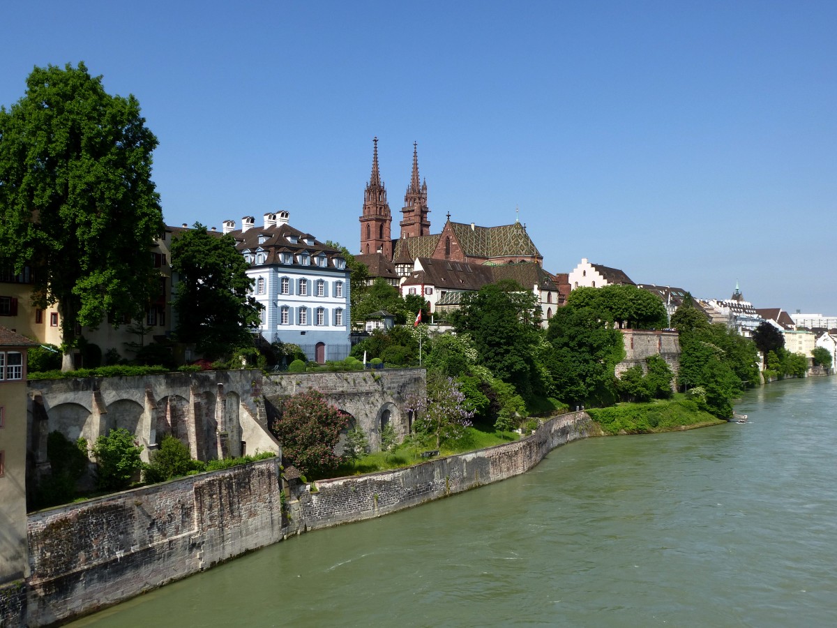 Basel, Blick von der Wettsteinbrücke zum Münster, Mai 2015