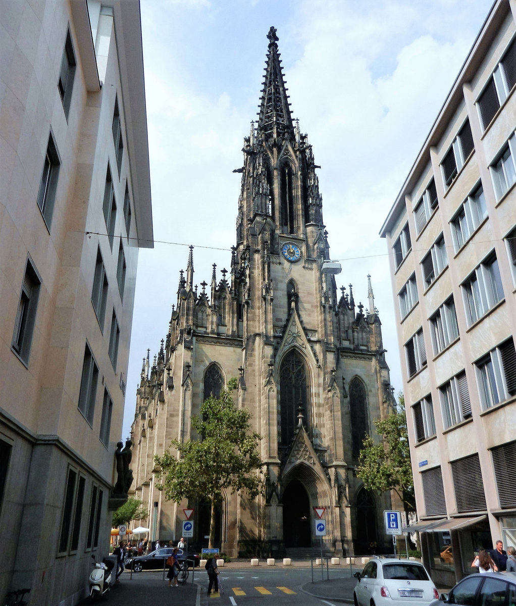 Basel, offene Kirche Elisabethen, von 1857 bis 1864 im neugotischen Stil erbaut - 11.09.2012