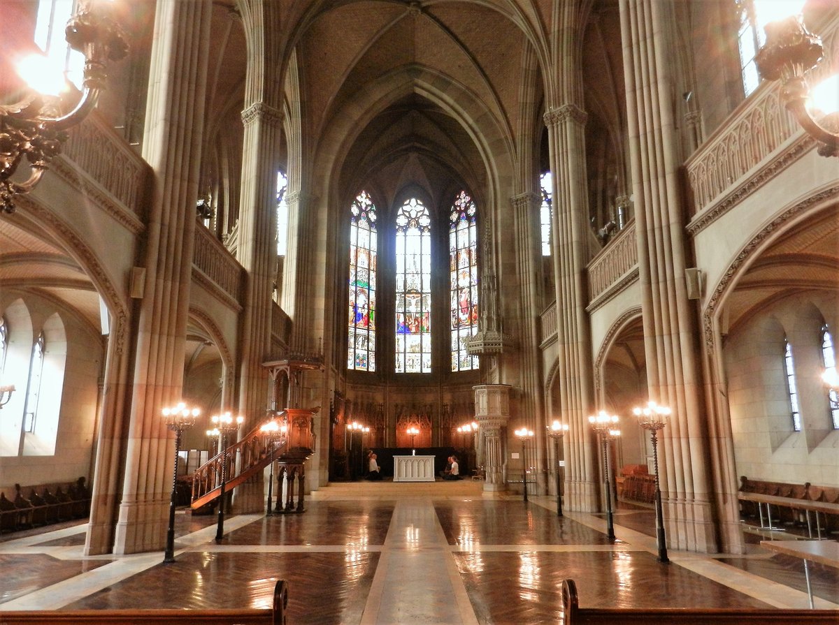 Basel, offene Kirche Elisabethen, Innenansicht, Gebet und Meditation am Mittag - 11.09.2012