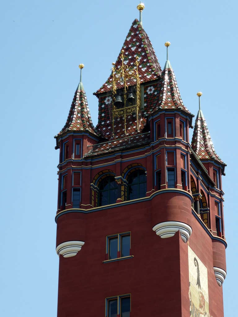 Basel, der Rathausturm wurde im Zuge der Marktplatzumgestaltung erbaut von 1899-1901, Mai 2015