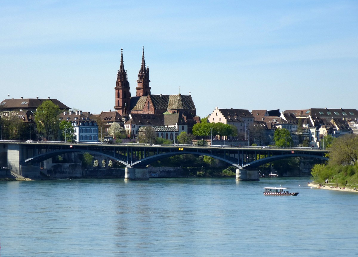 Basel, die Wettsteinbrcke mit dem Mnster, April 2015
