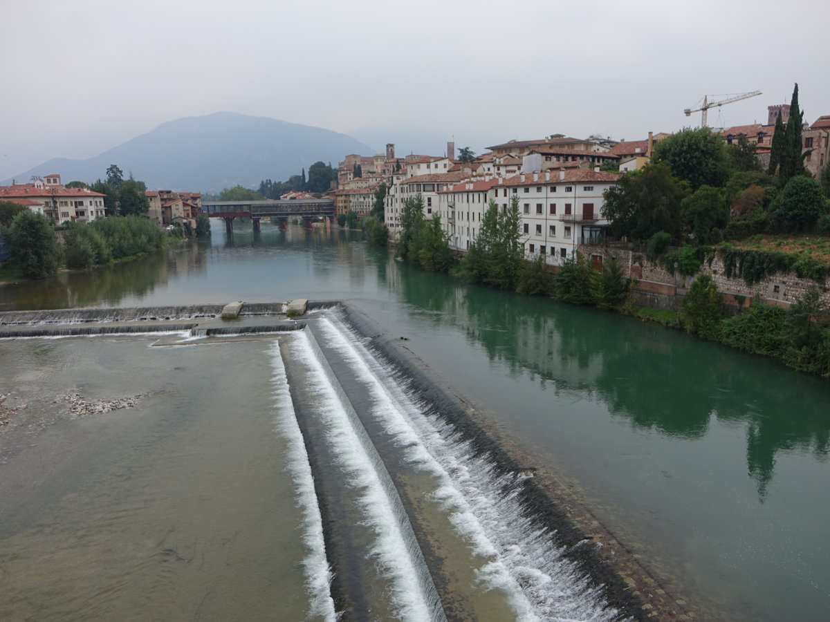 Bassano del Grappa, Ausblick auf die Altstadt mit Ponte degli Alpini (17.09.2019)