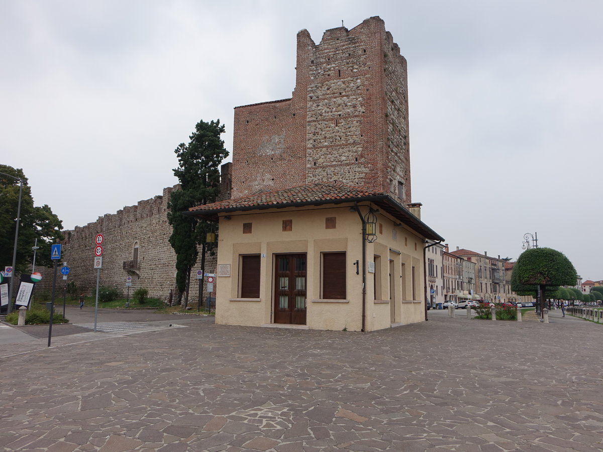 Bassano del Grappa, Porta delle Grazie in der Via dei Martiri (17.09.2019)