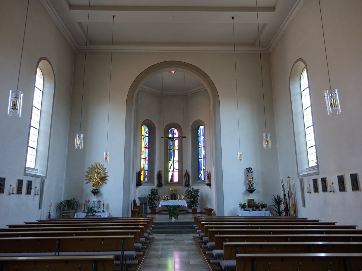 Bastheim, Innenraum der kath. Pfarrkirche St. Sebastian, erbaut 1868 (08.07.2018)