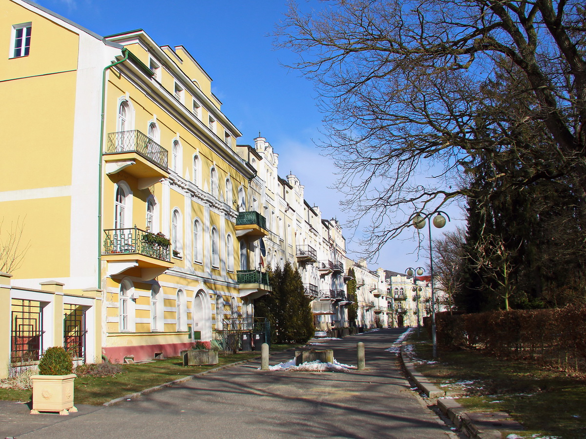 Bauten am Kurpark von Franzensbad gesehen am  24. Februar 2018.