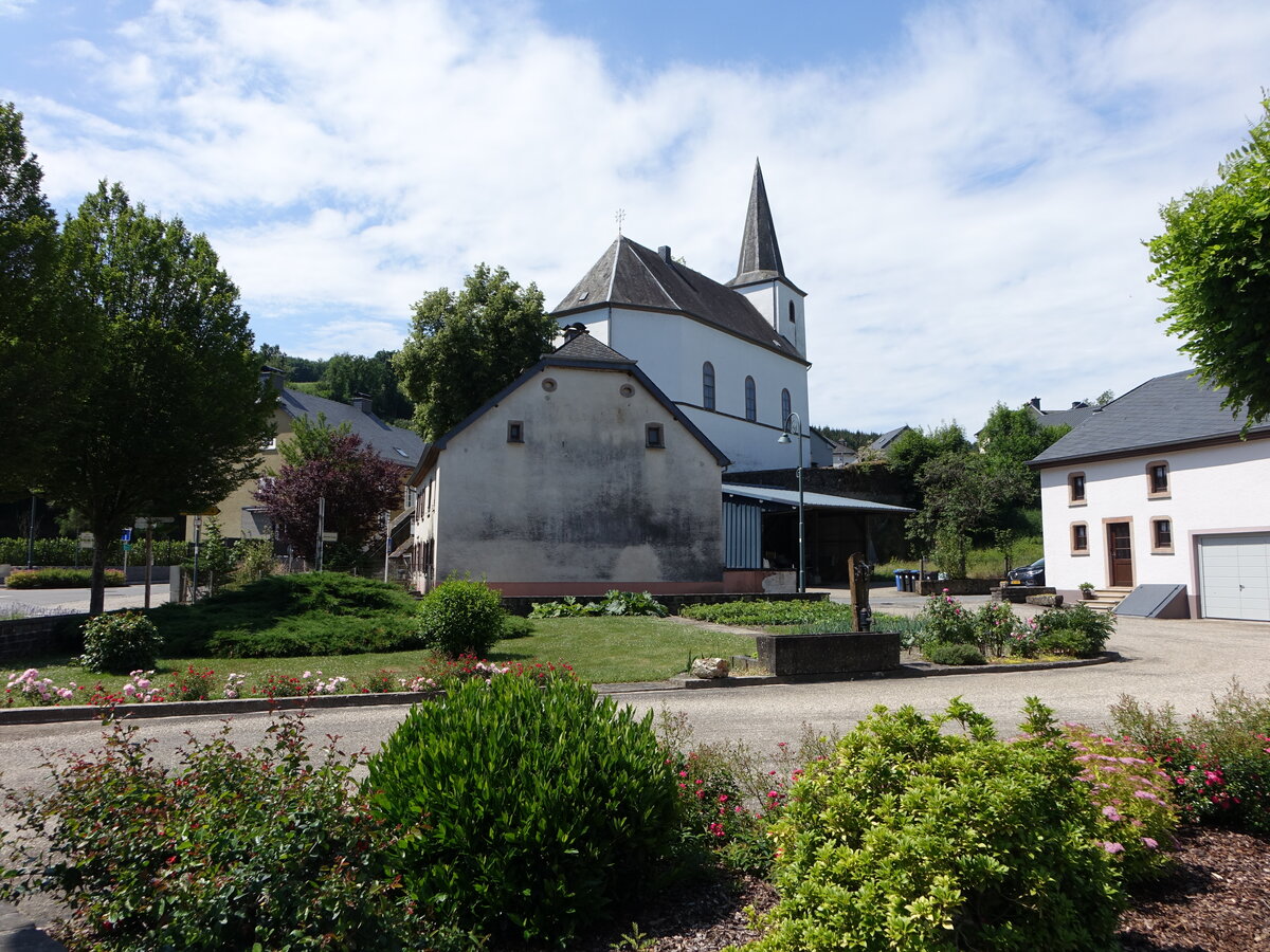 Bavigne, Pfarrkirche Saint-Martin am Harelerberg (22.06.2022)