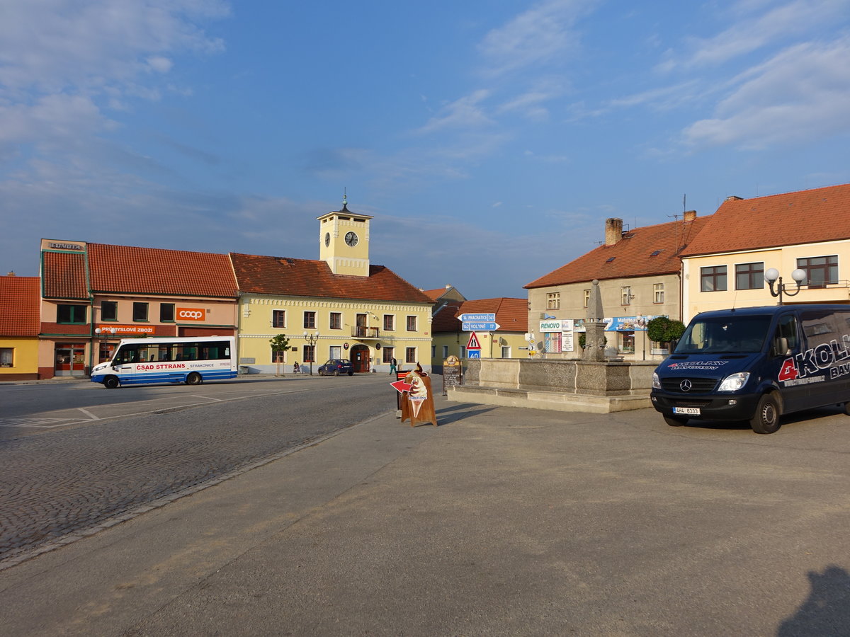 Bavorov, historisches Rathaus am Namesti Miru Platz (26.05.2019)