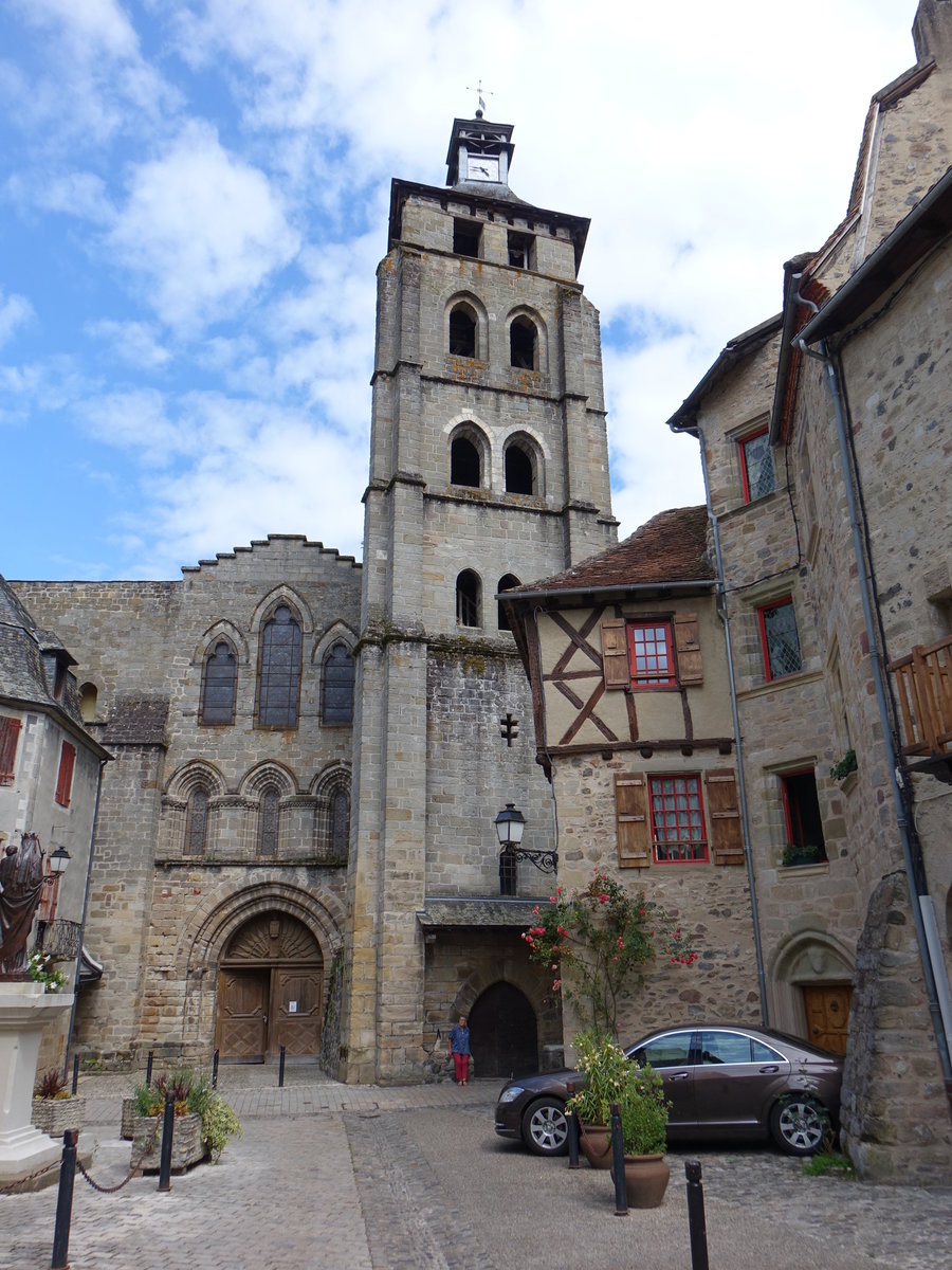 Beaulieu-sur-Dordogne, romanische Saint Pierre Kirche, erbaut im 12. Jahrhundert (21.07.2018)