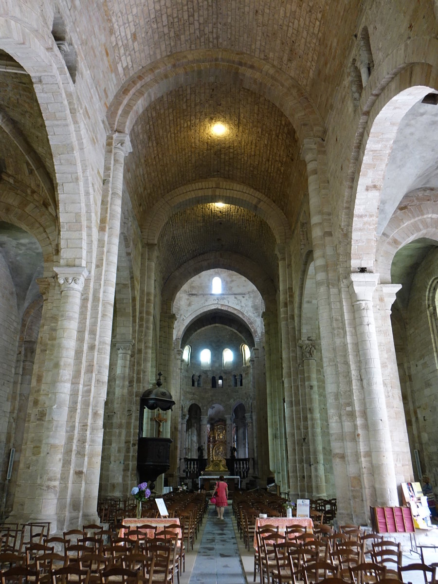 Beaulieu-sur-Dordogne, romanischer Innenraum der Saint-Pierre Kirche (21.07.2018)