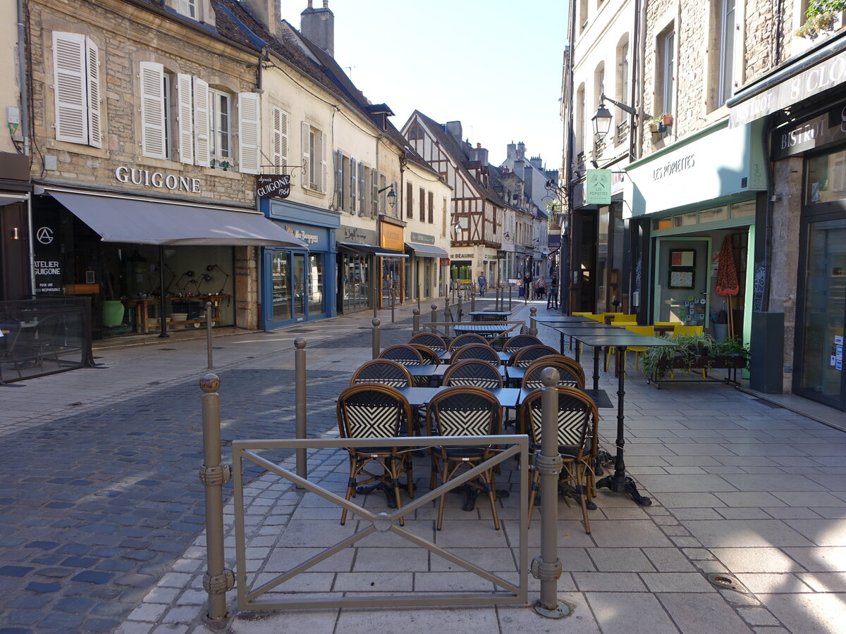 Beaune, historische Huser in der Rue de Alsace (02.07.2022)