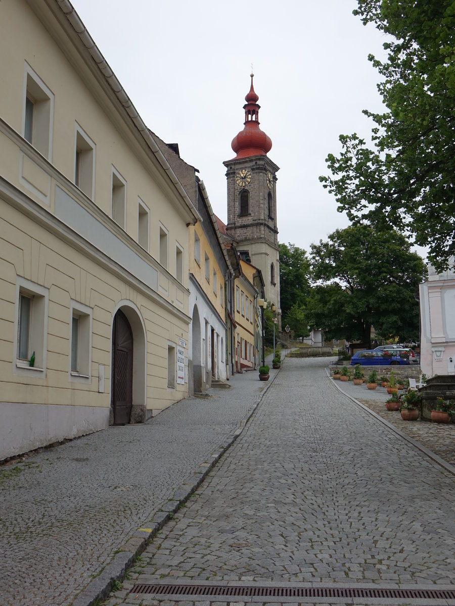 Becov nad Teplou / Petschau, Pfarrkirche St. Georg, erbaut im 15. Jahrhundert (07.07.2019)