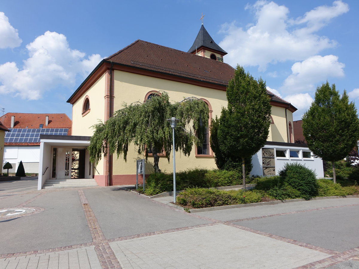 Beffendorf, Pfarrkirche St. Urban, erbaut von 1826 bis 1827 (19.08.2018)
