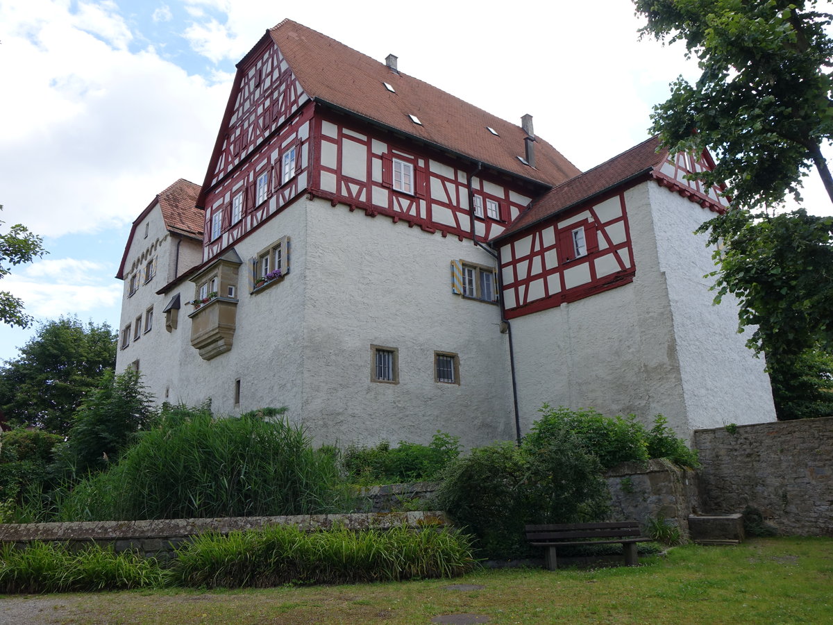 Beihiingen, altes Schloss, erbaut zwischen 1480 und 1680 durch die Herren von Nothaft und die Herren von Gemmingen (26.06.2016)