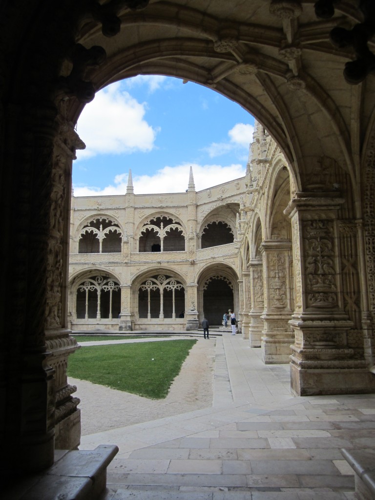 Belem, doppelstckiger Kreuzgang des Mosteiro dos Jeronimos de Belem (24.05.2014)