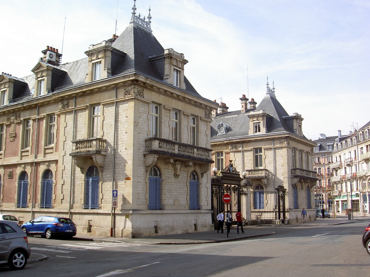 Belfort, Prfektur am Place de la Republique (05.10.2014)