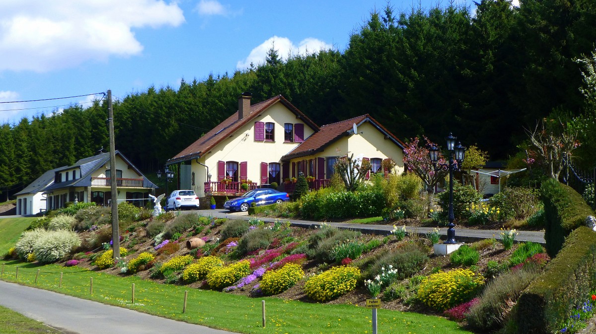 Belgien, Wallonien, Provinz Lttich, deutschsprachige Gemeinschaft, in der Nhe des des ehemaligen Bahnhofs Lengeler heute am Vennbahn Radweg (Strecke 47 in Belgien). 23.04.2014