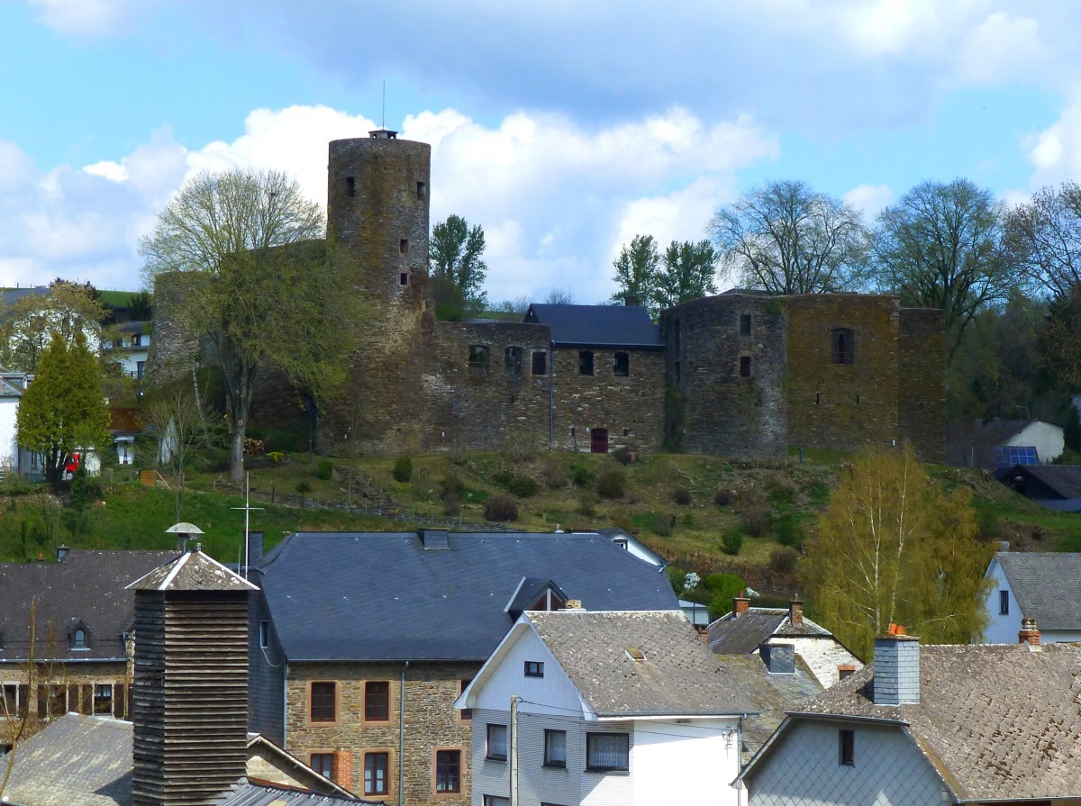 Belgien, Wallonien, Provinz Lttich, deutschsprachige Gemeinschaft, Burg Reuland am Vennbahn Radweg (Strecke 47 in Belgien). 23.04.2014