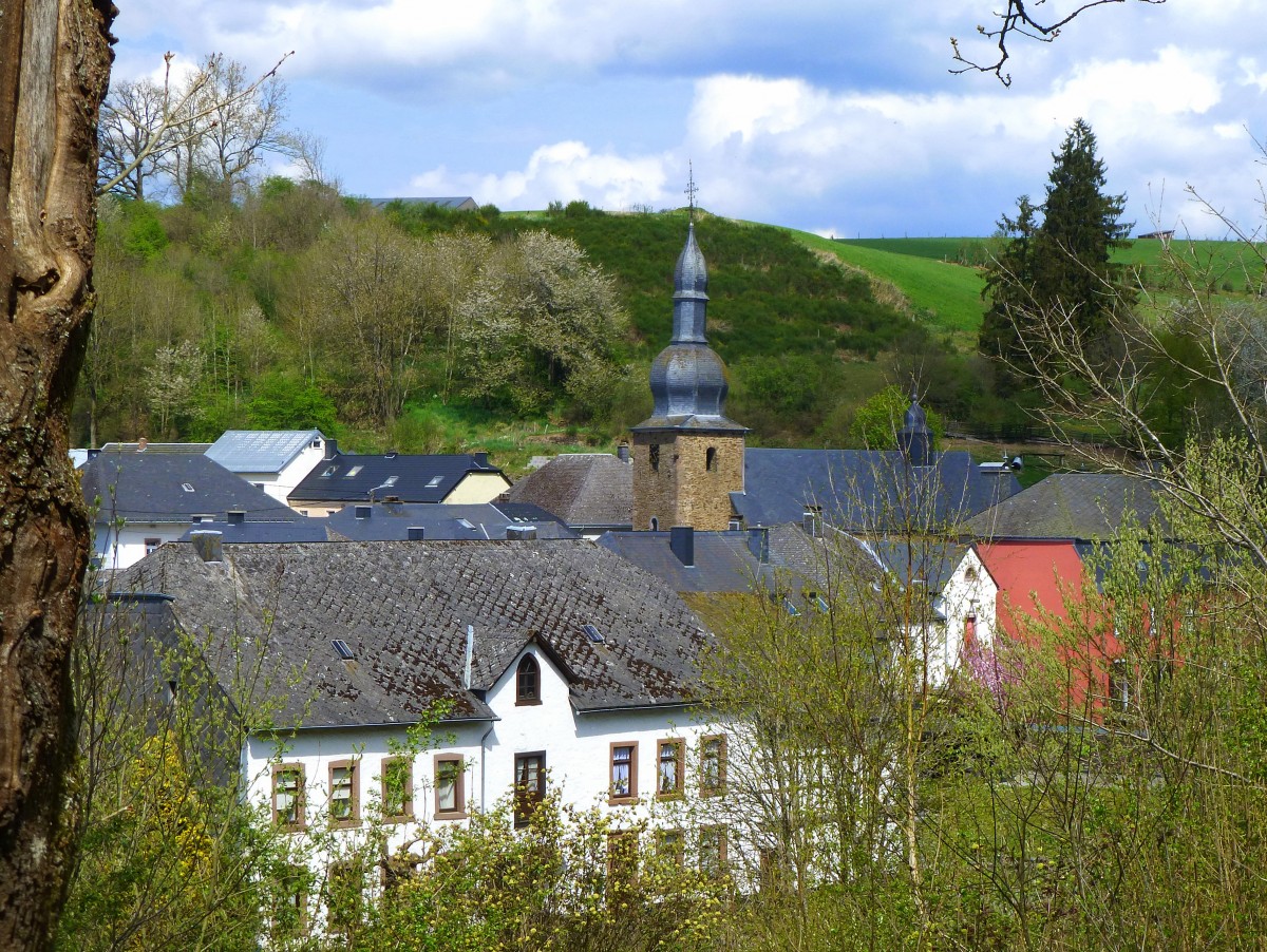 Belgien, Wallonien, Provinz Lttich, deutschsprachige Gemeinschaft, Burg Reuland am Vennbahn Radweg (Strecke 47 in Belgien). 23.04.2014