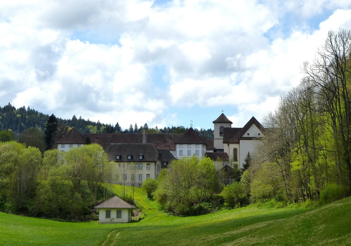 Bellelay, Blick auf die ehemalige Prmonstratenserabtei im Berner Jura, wurde 1797 skularisiert, Mai 2017