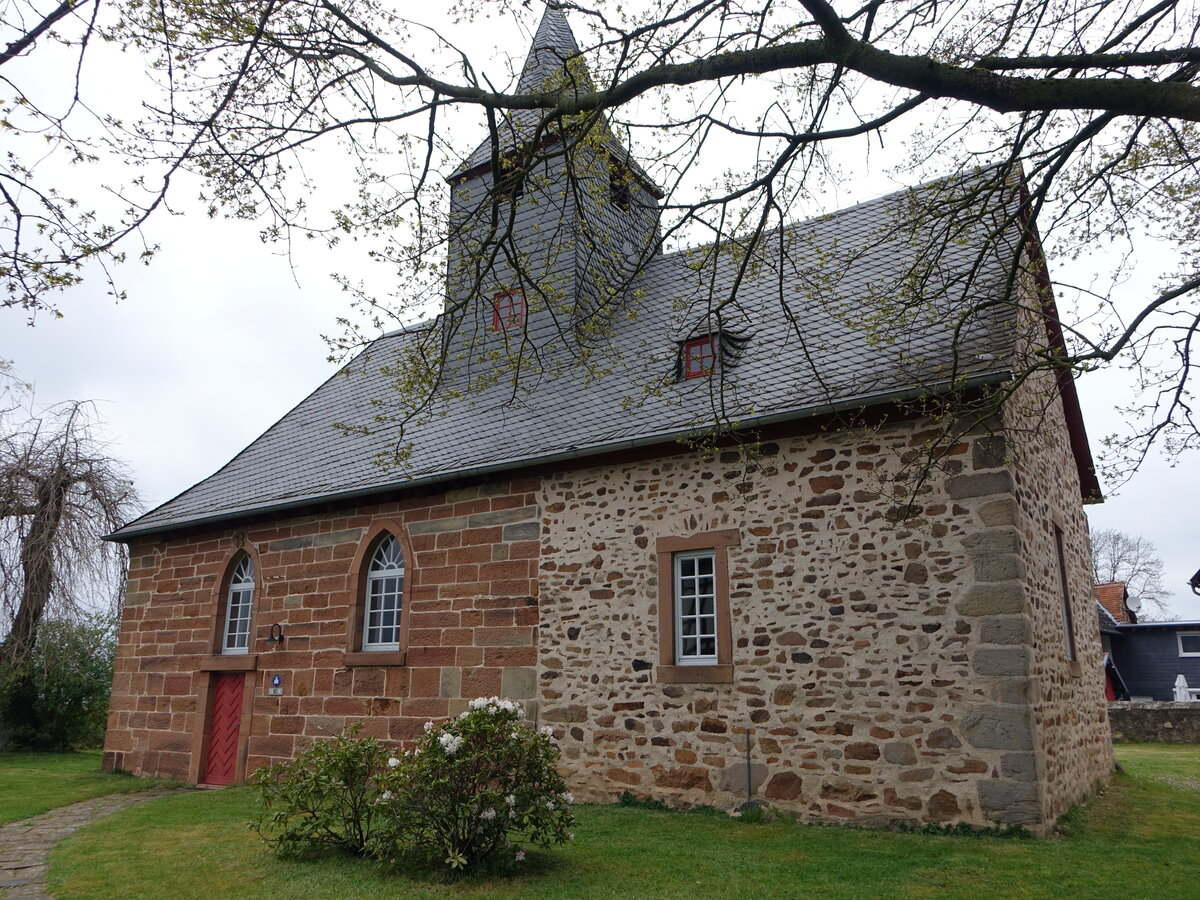 Bellnhausen, evangelische Kirche, erbaut im 13. Jahrhundert (30.04.2022)