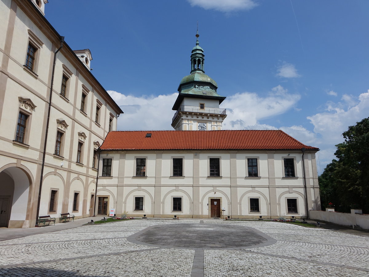 Benatky nad Jizerou / Benatek, Renaissance Schlo und Maria Verkndigung Kirche, Schlo erbaut bis 1526 (28.06.2020)