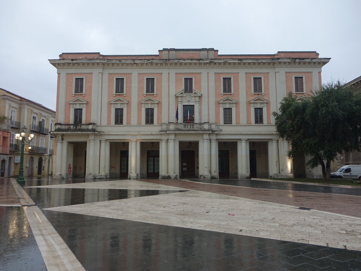Benevento, Rathausgebäude an der Piazza Roma (25.10.2022)